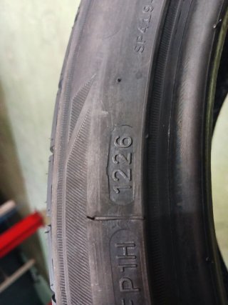225/40 R18 92W COMFORSER