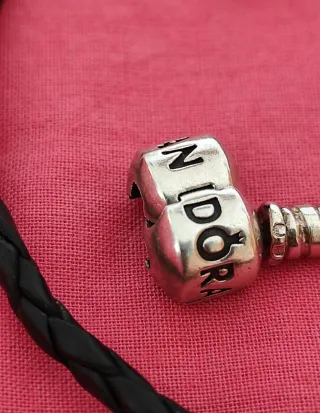 Pulsera Cuero Pandora Doble Negra y Plata
