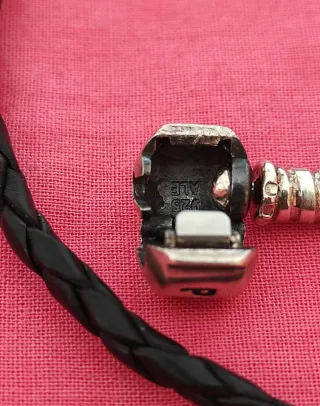 Pulsera Cuero Pandora Doble Negra y Plata