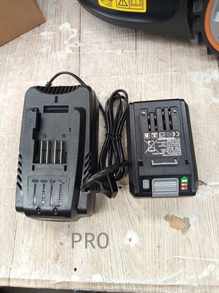 Lawnmaster Robot cortacésped independiente de 24 V inalámbrico perimetral