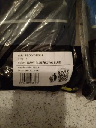 Monos de trabajo Dynacoat sin abrir en su bolsa