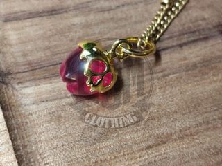 Collana con ciondolo a forma di teschio