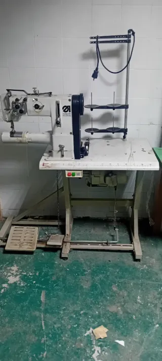 Máquina de coser industrial