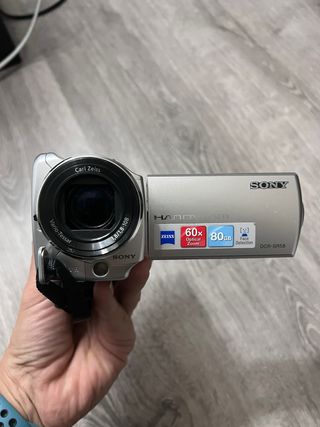 Videocámara Sony DCR-SR58E Handycam.