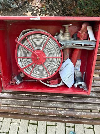 Armario manguera incendios rojo