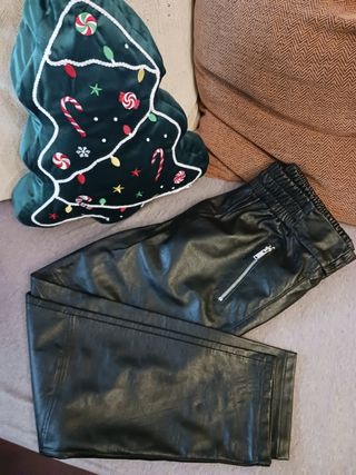 Pantalón polipiel edición especial para Zara