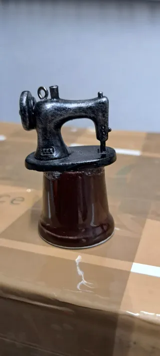 Dedal Máquina de Coser Antigua