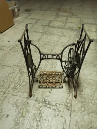Pie de máquina de coser Alfa