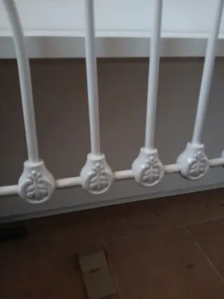 Cabecero Peñavargas Metal Blanco y Dorado