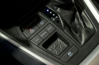 Toyota Rav4   2.5l 220H Business