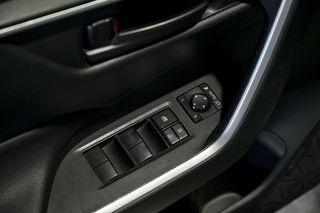 Toyota Rav4   2.5l 220H Business