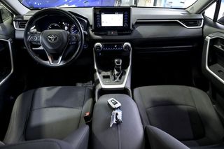 Toyota Rav4   2.5l 220H Business