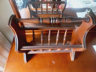 Porta-revistas em madeira