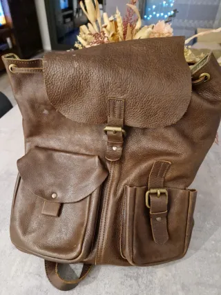 Mochila de piel marrón