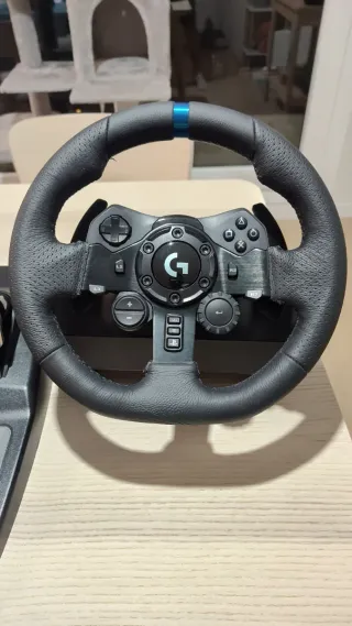 Volante Logitech G923 PS5 + Playseat ChallengeX