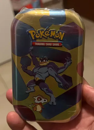 Caja Metálica Pokémon Machamp (Inglés)