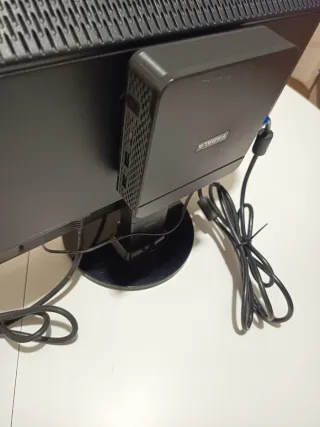 Mini Pc con Monitor Philips 160EL LED Negro