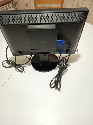 Mini Pc con Monitor Philips 160EL LED Negro