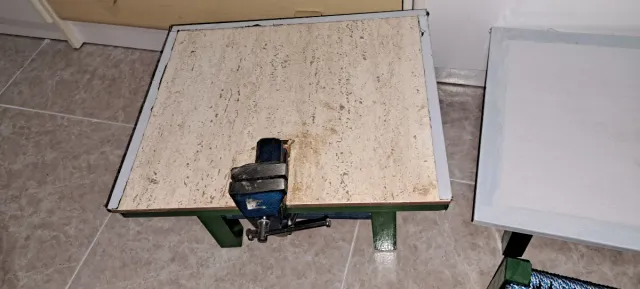 Conjunto de ferramentas para crianças (feito à mão)