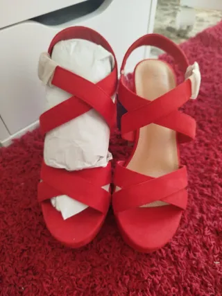 Sandalias tacón rojas T.38