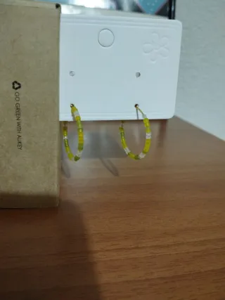 Pendientes Aros Cuentas Verdes y Amarillas