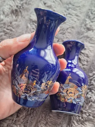 Par de jarrones de porcelana azul japonés