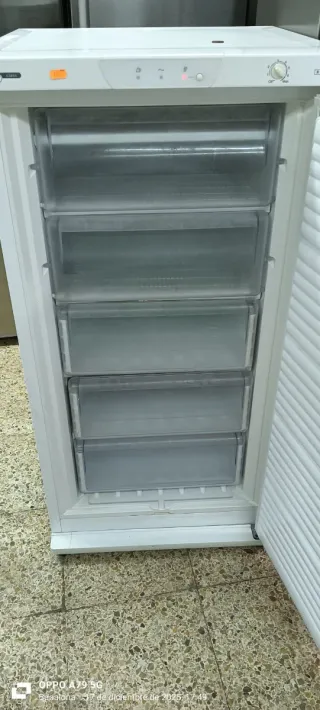 Congelador Vertical Whirlpool Blanco 119 x 60 x 60