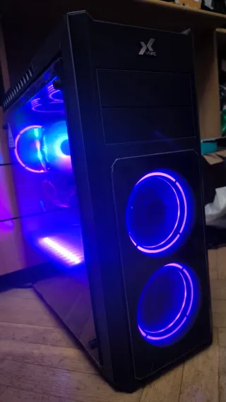 PC Gaming I7 10700, 32 GB RAM, Nvme-Hdd, RX 5700XT