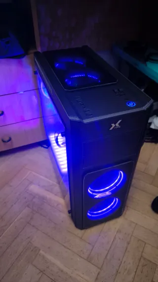 PC Gaming I7 10700, 32 GB RAM, Nvme-Hdd, RX 5700XT