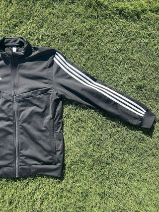 Chaqueta deportiva Adidas negra
