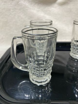 4 Vasos de chupito con bandeja