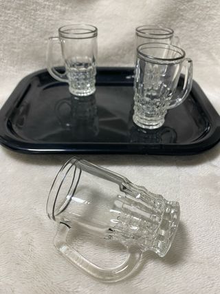 4 Vasos de chupito con bandeja