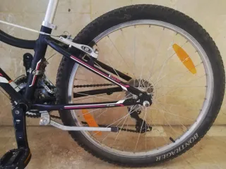 Bicicleta MTB TREK, Modelo: mt 220, 24 Pulgadas