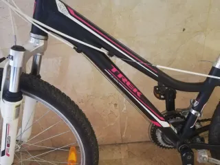 Bicicleta MTB TREK, Modelo: mt 220, 24 Pulgadas