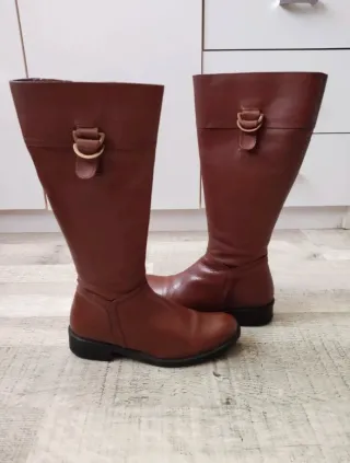 Botas altas marrones