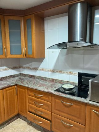 Cocina completa con horno y vitrocerámica