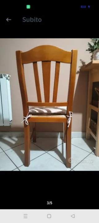 6 sedie in legno massello con seduta impagliata.