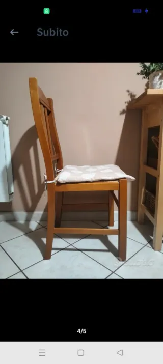 6 sedie in legno massello con seduta impagliata.