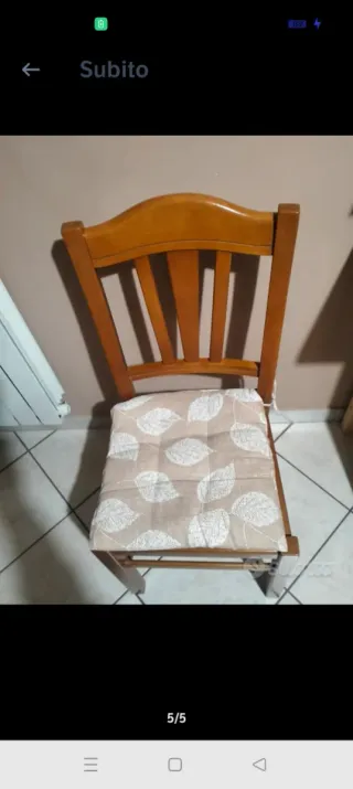 6 sedie in legno massello con seduta impagliata.