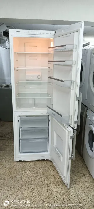 NEVERA COMBI BOSCH NO FROST ENERGÍA A+