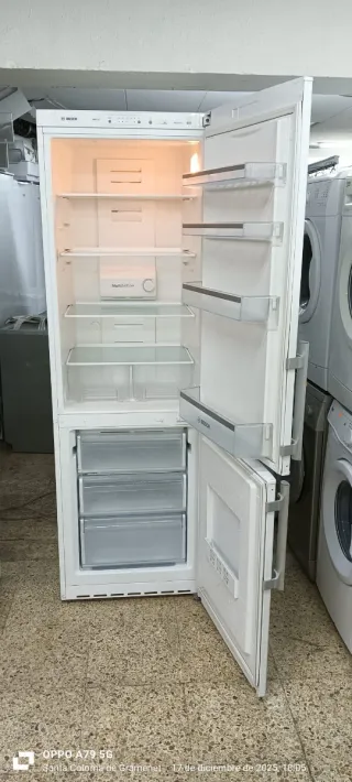 NEVERA COMBI BOSCH NO FROST ENERGÍA A+