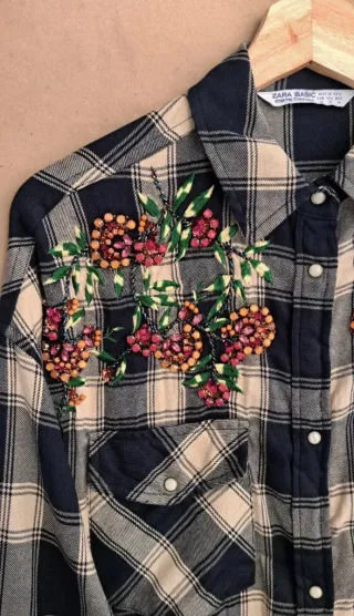 REBAJADA HOY Camisa Zara cuadros bordados pedrería