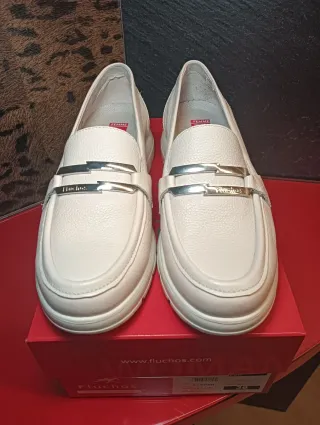 Mocasines Fluchos Piel Beige Talla 36 Nuevos