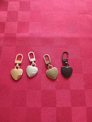 N.4 Cuori Tirazip / tira cerniera. Nuovi