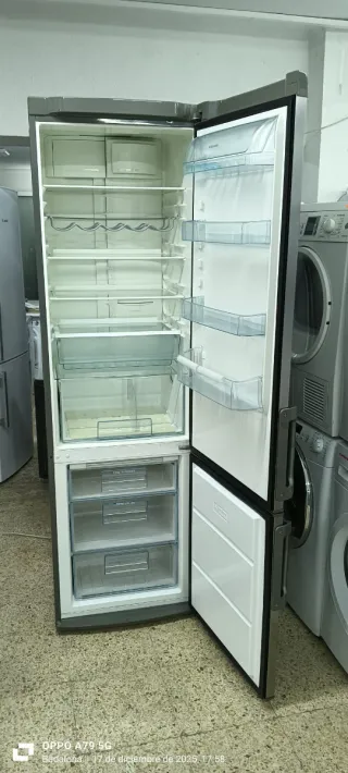 NEVERA COMBI ELECTROLUX NO FROST ENERGÍA A+