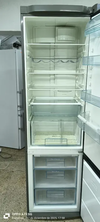 NEVERA COMBI ELECTROLUX NO FROST ENERGÍA A+