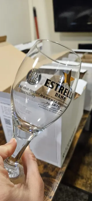 1 scatola da 6 Bicchieri Estrella Damm. Girona FC. 0'33cl