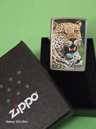 Accendino Zippo con stampa leopardo