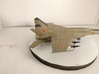 Maqueta Avión Militar Rojo Estrella