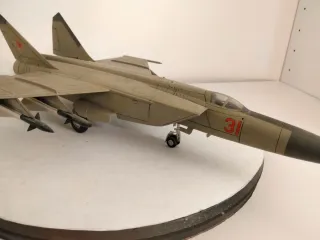 Maqueta Avión Militar Rojo Estrella